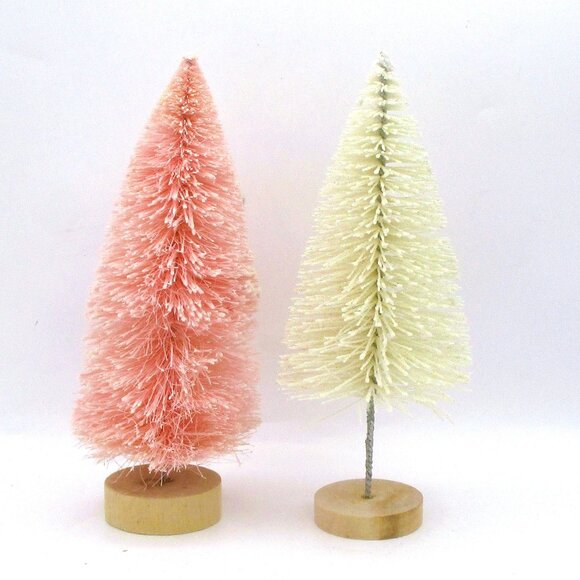 Set Of Vtg 6 Bottle Brush Christmas Trees Pink White Red Green Gray Wooden Bases - Picture 4 of 4